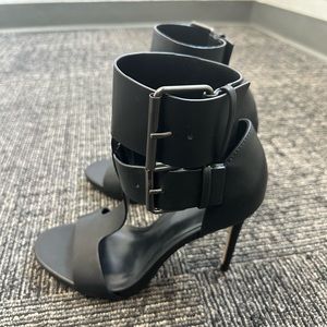 Black Heels brand new size 6